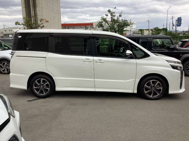 トヨタ ヴォクシー ２．０ ＺＳ H29年 (近畿) 99