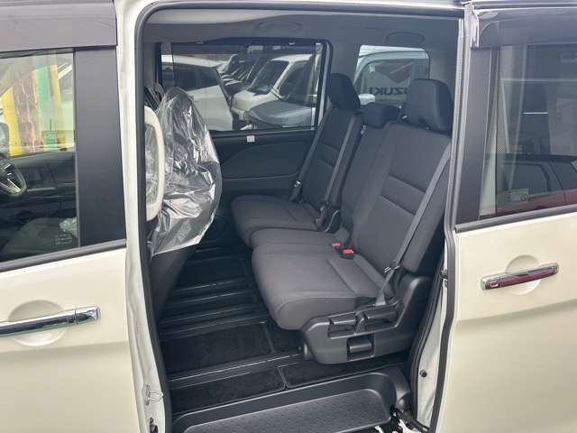 日産 セレナ ２．０ Ｘ H30年 (東海) 99