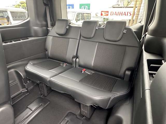 ホンダ ステップワゴン　ハイブリッド ２．０ Ｅ：ＨＥＶ エアー ＥＸ ３０周年特別仕様車 R8年 (東海) 99