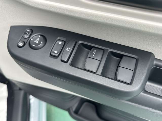 ホンダ Ｎ　ＢＯＸ ６６０ ファッションスタイル ２トーン R7年 (東海) 99