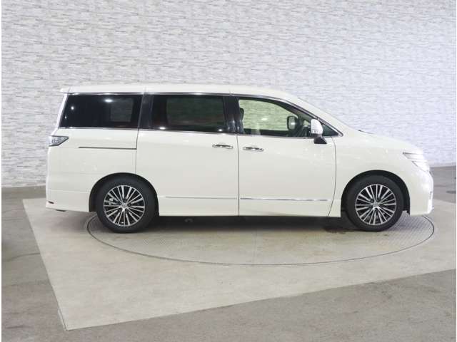 日産 エルグランド ２．５ ２５０ハイウェイスター ４ＷＤ H26年 (関東) 99