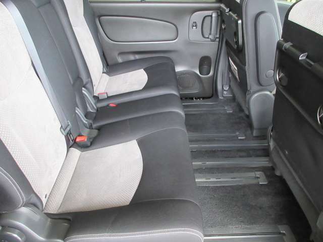 日産 セレナ ２．０ ライダー ブラックラインＺＺ Ｓ－ＨＹＢＲＩＤ H26年 (関東) 99