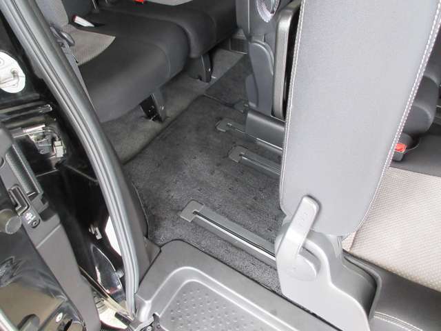 日産 セレナ ２．０ ライダー ブラックラインＺＺ Ｓ－ＨＹＢＲＩＤ H26年 (関東) 99