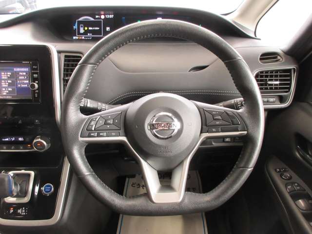 日産 セレナ １．２ Ｅ－ＰＯＷＥＲ ハイウェイスター Ｖ R1年 (関東) 99