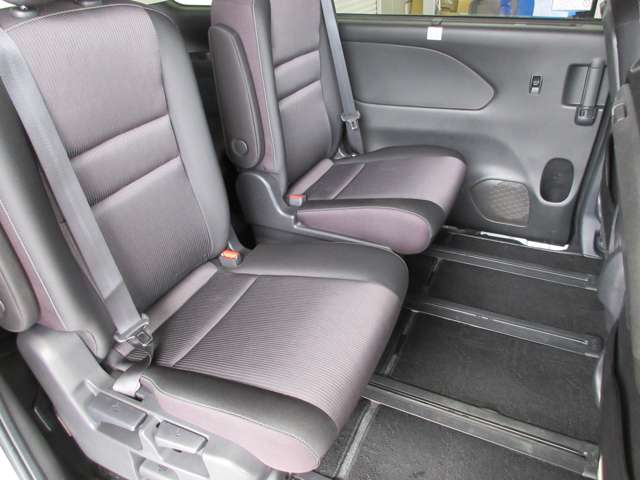 日産 セレナ １．２ Ｅ－ＰＯＷＥＲ ハイウェイスター Ｖ R1年 (関東) 99