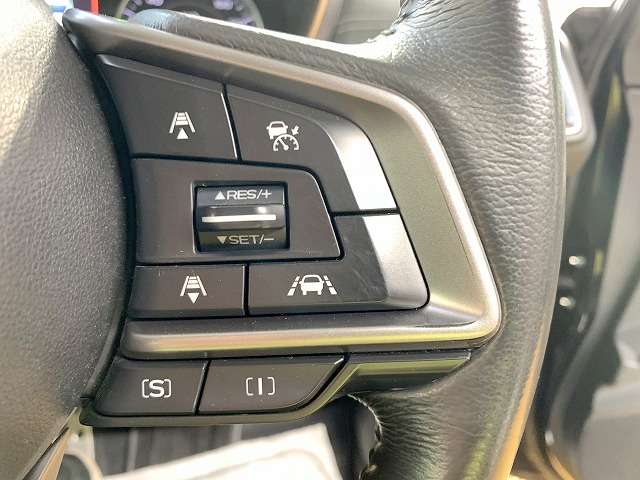 スバル インプレッサスポーツ ２．０ Ｉ－Ｓ アイサイト ４ＷＤ H29年 (関東) 99