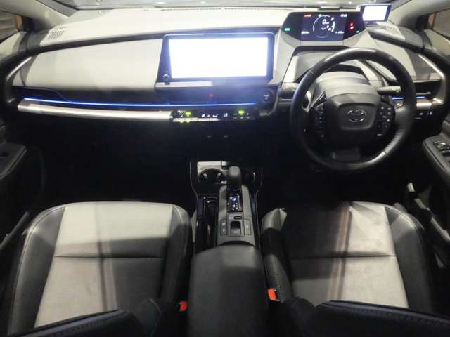 トヨタ プリウス ２．０ Ｚ R5年 (関東) 99