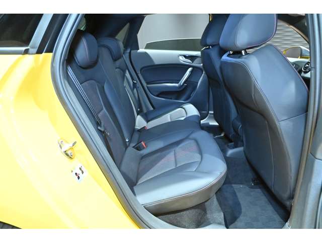 アウディ Ｓ１　スポーツバック ２．０ ４ＷＤ H27年 (関東) 99