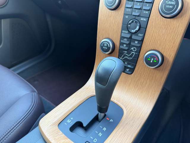 ボルボ Ｓ４０ ２．０ｅ　アクティブ　プラス H23年 (近畿) 99