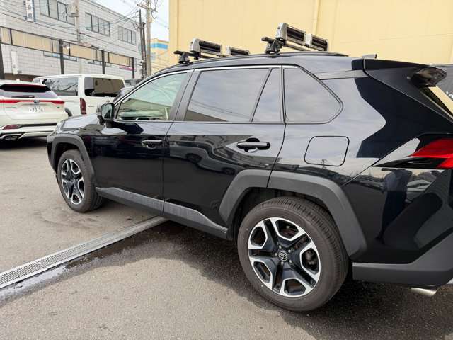 トヨタ ＲＡＶ４ ２．０ アドベンチャー ４ＷＤ R1年 (近畿) 99