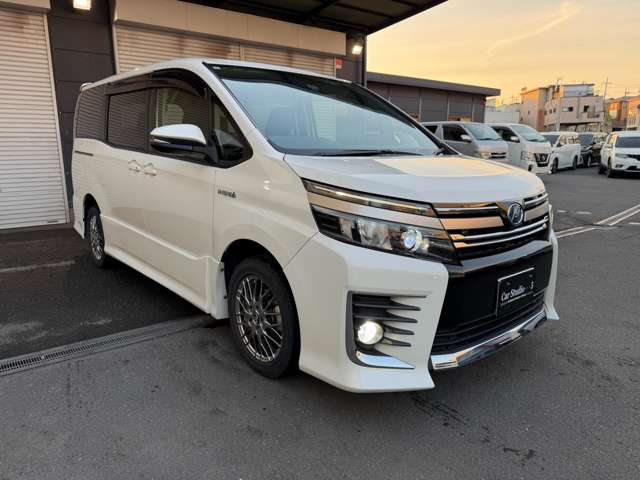 トヨタ ヴォクシー １．８ ハイブリッド ＺＳ H28年 (近畿) 99