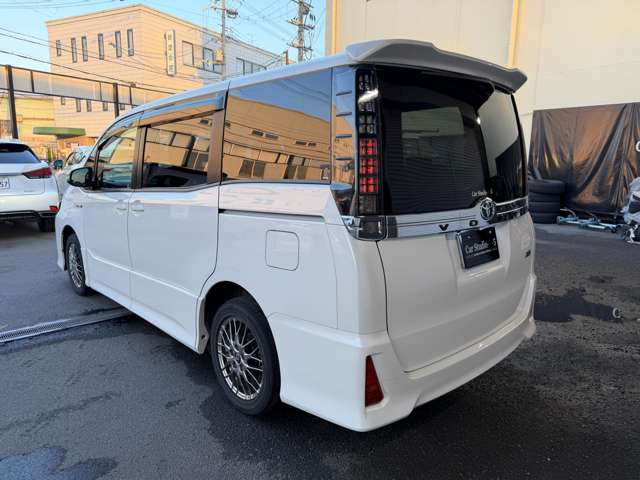 トヨタ ヴォクシー １．８ ハイブリッド ＺＳ H28年 (近畿) 99