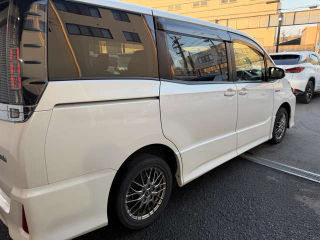 トヨタ ヴォクシー １．８ ハイブリッド ＺＳ H28年 (近畿) 99