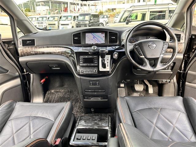 日産 エルグランド ３．５ ３５０ハイウェイスター プレミアム アーバンクロム R1年 (中国) 99