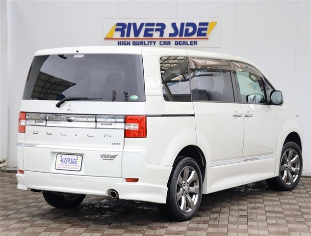三菱 デリカ　Ｄ：５ ２．２ ローデスト ロイヤルツーリング ディーゼルターボ ４ＷＤ H29年 (関東) 99