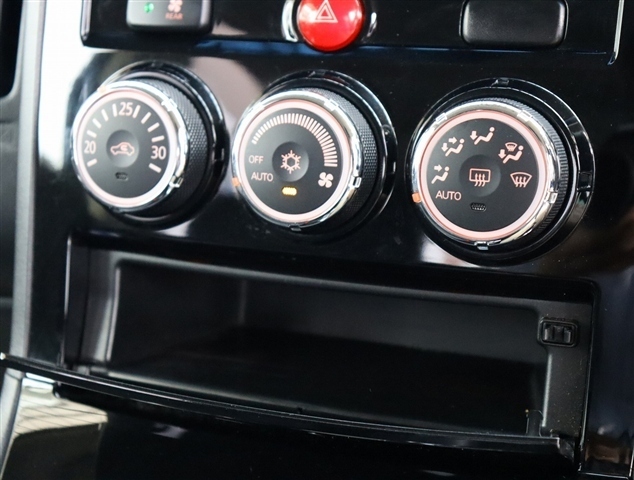 三菱 デリカ　Ｄ：５ ２．２ ローデスト ロイヤルツーリング ディーゼルターボ ４ＷＤ H29年 (関東) 99