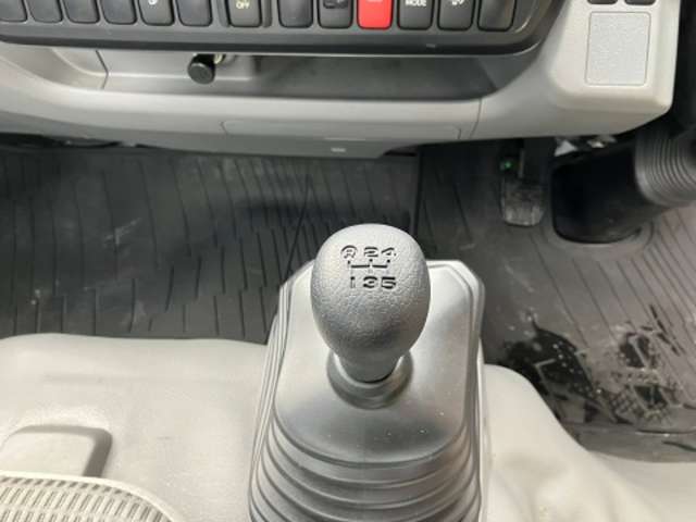 トヨタ ダイナ ４．０ＤＴ H27年 (東海) 99