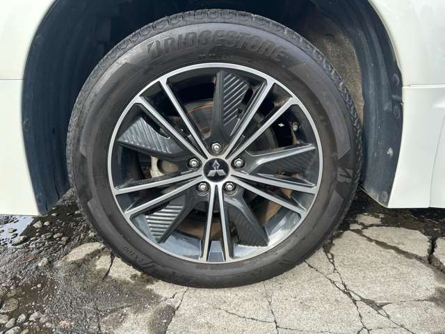 三菱 デリカ　Ｄ：５ アーバンギア ２．２ Ｇ パワーパッケージ ディーゼルターボ ４ＷＤ R1年 (関東) 99