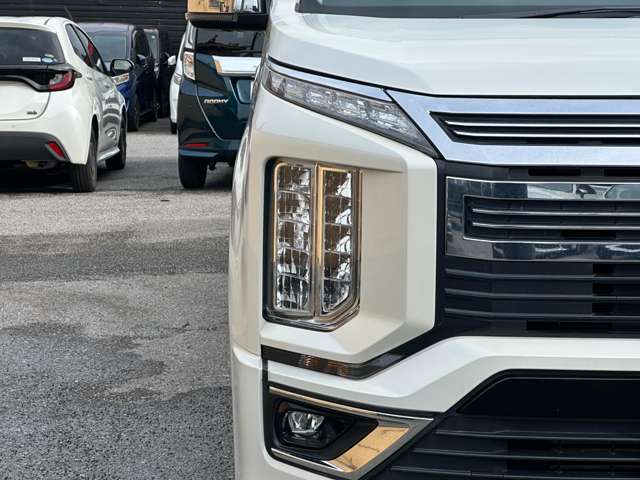 三菱 デリカ　Ｄ：５ アーバンギア ２．２ Ｇ パワーパッケージ ディーゼルターボ ４ＷＤ R1年 (関東) 99