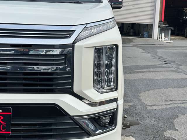 三菱 デリカ　Ｄ：５ アーバンギア ２．２ Ｇ パワーパッケージ ディーゼルターボ ４ＷＤ R1年 (関東) 99