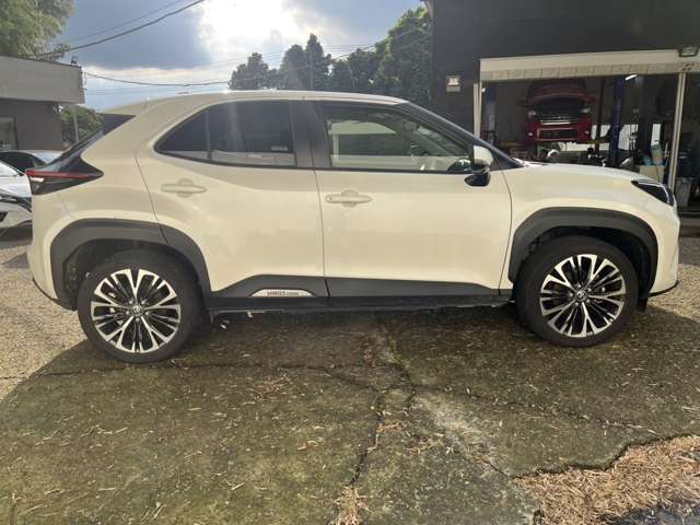 トヨタ ヤリスクロス　ハイブリッド １．５ ハイブリッド Ｚ Ｅ－ＦＯＵＲ ４ＷＤ R3年 (関東) 99
