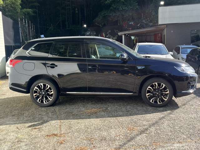 三菱 アウトランダーＰＨＥＶ ２．０ Ｇ セーフティパッケージ ４ＷＤ H28年 (関東) 99