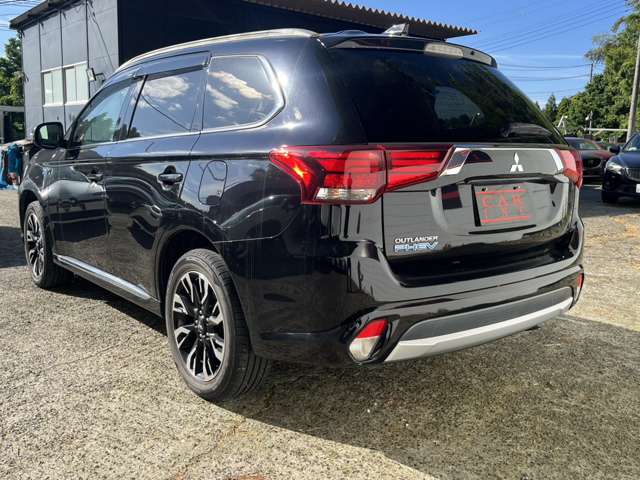 三菱 アウトランダーＰＨＥＶ ２．０ Ｇ セーフティパッケージ ４ＷＤ H28年 (関東) 99