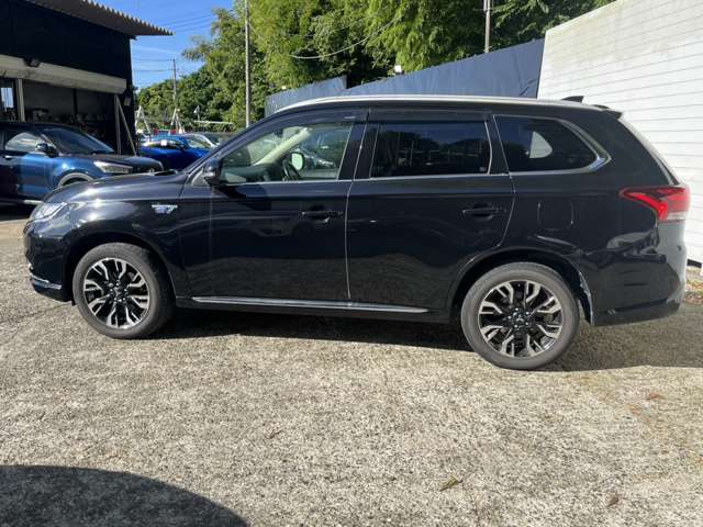 三菱 アウトランダーＰＨＥＶ ２．０ Ｇ セーフティパッケージ ４ＷＤ H28年 (関東) 99