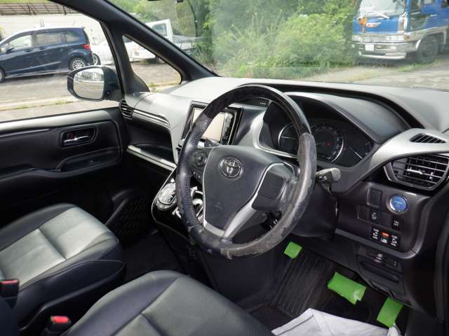 トヨタ エスクァイア　ハイブリッド １．８ ハイブリッド ＧＩ H27年 () 99