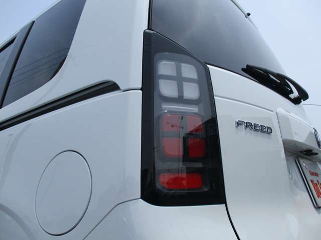 ホンダ フリード　ハイブリッド １．５ Ｅ：ＨＥＶ エアー ＥＸ R8年 (関東) 99