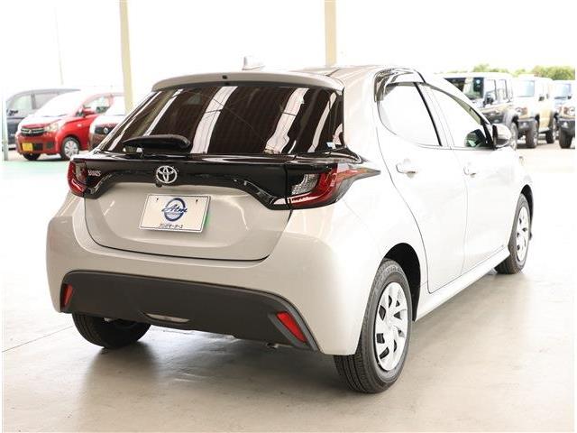 トヨタ ヤリス １．０ Ｘ R3年 (東海) 99