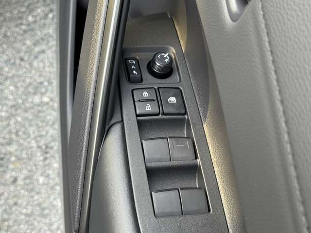 トヨタ カローラクロス　ハイブリッド １．８ ハイブリッド Ｚ R8年 (九州・沖縄) 99