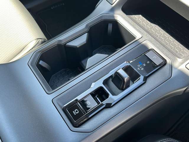 トヨタ ＲＡＶ４ ２．５ Ｚ Ｅ－ＦＯＵＲ ４ＷＤ R8年 (九州・沖縄) 99