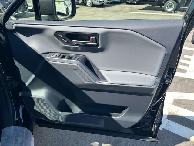トヨタ ＲＡＶ４ ２．５ Ｚ Ｅ－ＦＯＵＲ ４ＷＤ R8年 (九州・沖縄) 99