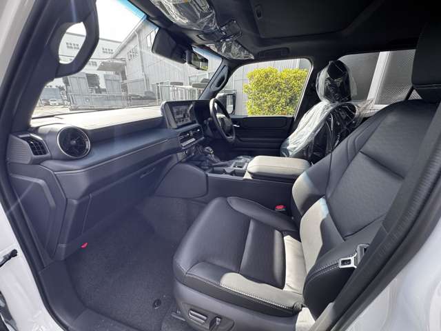トヨタ ランドクルーザー２５０ ２．７ ＶＸ ４ＷＤ R8年 (九州・沖縄) 99