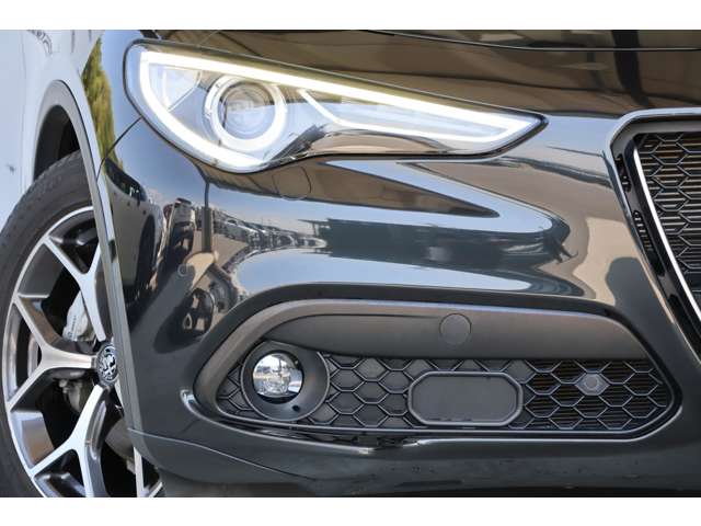 アルファロメオ ステルヴィオ ２．２ ターボ ディーゼル Ｑ４ ４ＷＤ R1年 (近畿) 99