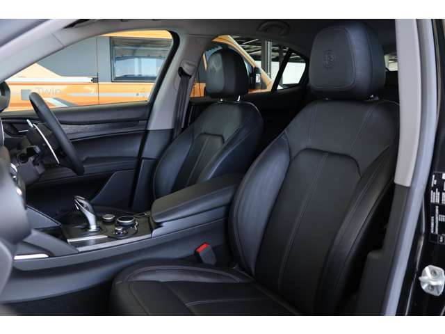 アルファロメオ ステルヴィオ ２．２ ターボ ディーゼル Ｑ４ ４ＷＤ R1年 (近畿) 99