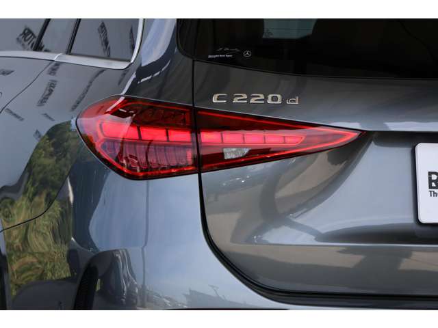 メルセデスベンツ Ｃクラスワゴン Ｃ２２０Ｄ アバンギャルド ＡＭＧラインパッケージ（ＩＳＧ搭載モデル）ディーゼルターボ ＭＰ２０２３０１ R4年 (近畿) 99