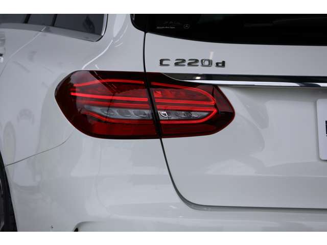 メルセデスベンツ Ｃクラスワゴン Ｃ２２０Ｄ ローレウス エディション ディーゼルターボ R2年 (近畿) 99