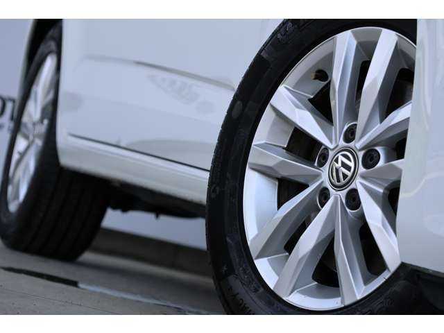 フォルクスワーゲン ゴルフトゥーラン ＴＤＩ コンフォートライン ディーゼルターボ R1年 (近畿) 99