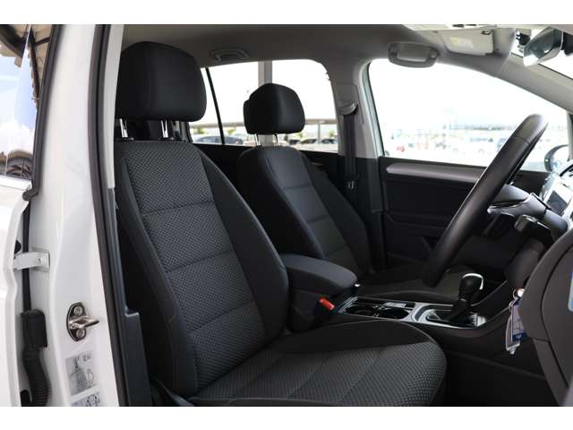 フォルクスワーゲン ゴルフトゥーラン ＴＤＩ コンフォートライン ディーゼルターボ R1年 (近畿) 99