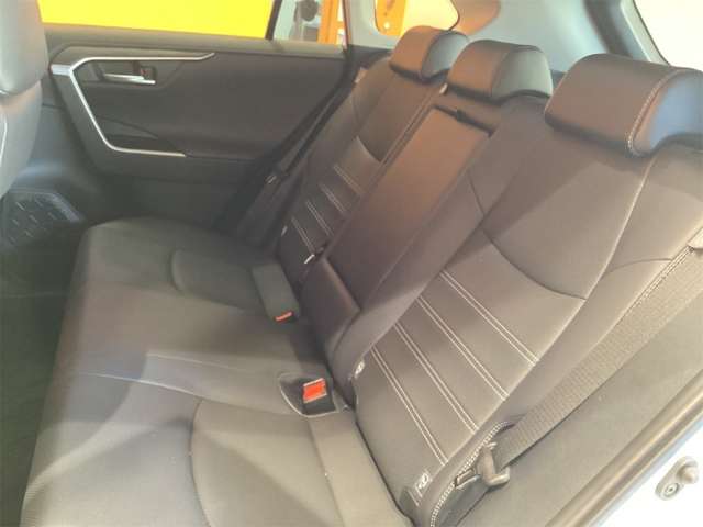 トヨタ ＲＡＶ４ ２．５ ハイブリッド Ｇ Ｅ－ＦＯＵＲ ４ＷＤ R5年 (近畿) 99