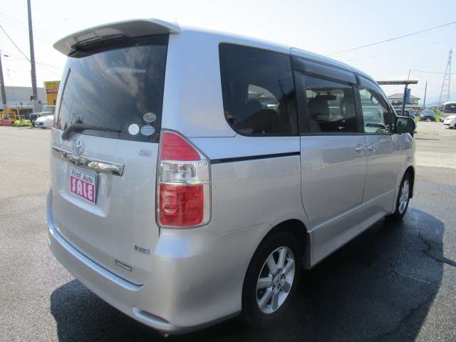 トヨタ ノア ２．０ ＳＩ H20年 (関東) 99