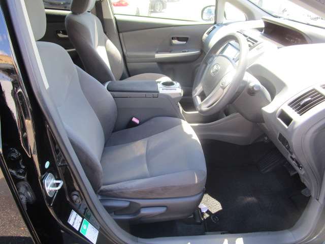 トヨタ プリウスΑ １．８ Ｓ H23年 (関東) 99