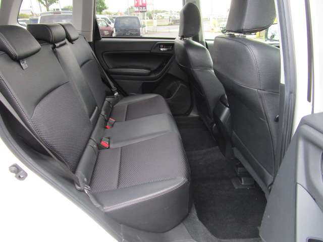 スバル フォレスター ２．０ＸＴ アイサイト ４ＷＤ H25年 (関東) 99