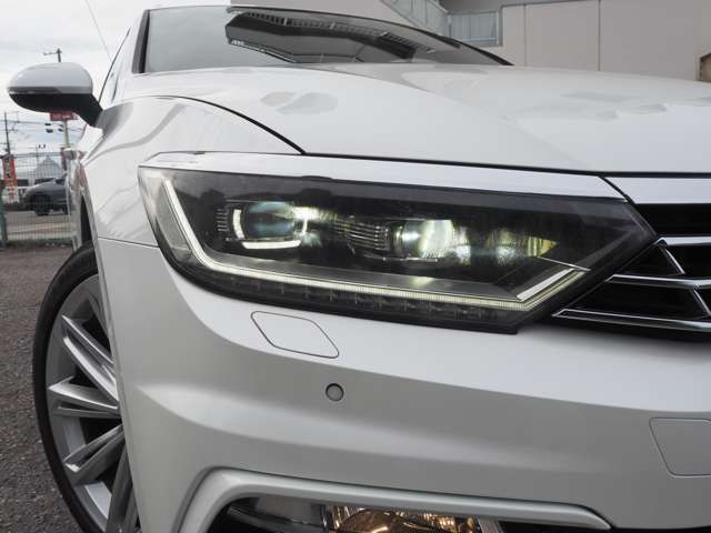 フォルクスワーゲン パサートヴァリアント ２．０ＴＳＩ　Ｒライン H28年 () 99