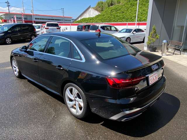 アウディ Ａ４ ４０ ＴＤＩ クワトロ Ｓライン ディーゼルターボ ４ＷＤ R3年 (東北) 99