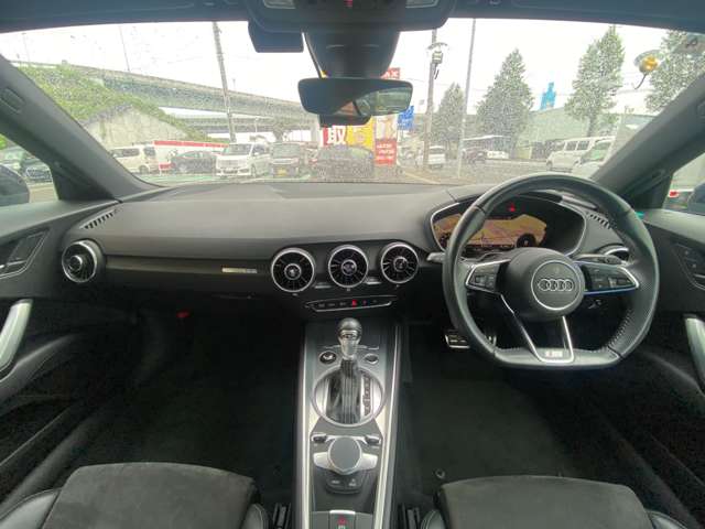 アウディ ＴＴ クーペ ４０ ＴＦＳＩ Ｓラインパッケージ R5年 (東北) 99