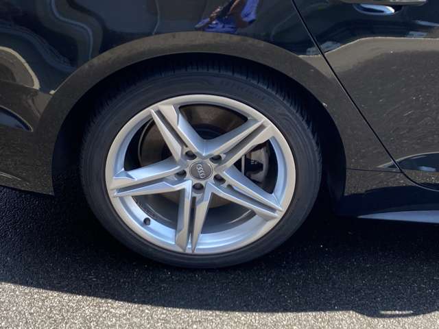アウディ Ａ５　スポーツバック ４５ ＴＦＳＩ クワトロ スポーツ Ｓラインパッケージ ４ＷＤ R1年 (東北) 99