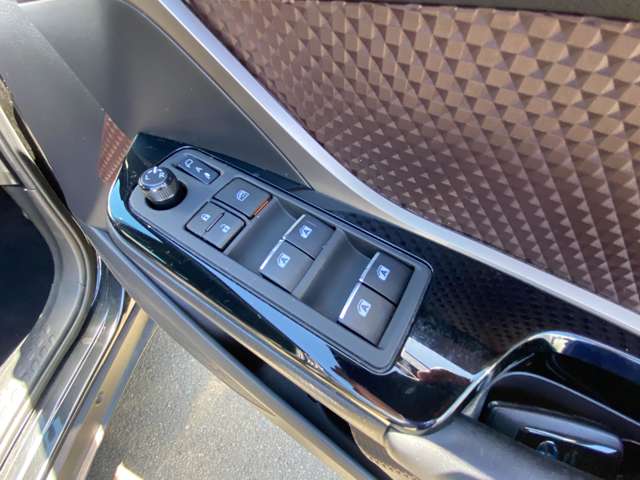 トヨタ Ｃ−ＨＲ ハイブリッド １．８ Ｇ H29年 (東北) 99